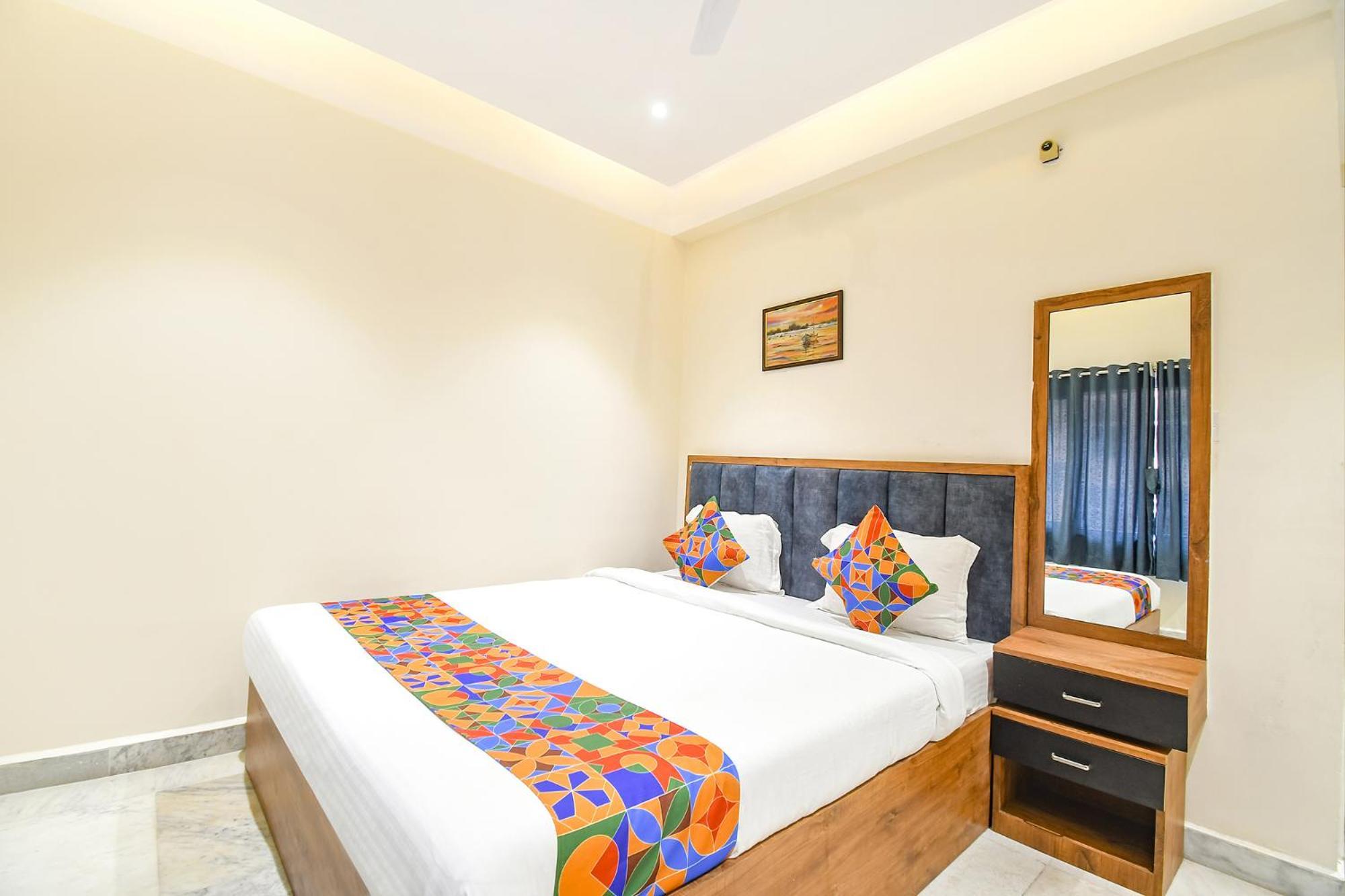 Fabhotel Prime The Golden Plaza - Nr Tarapith Temple מראה חיצוני תמונה